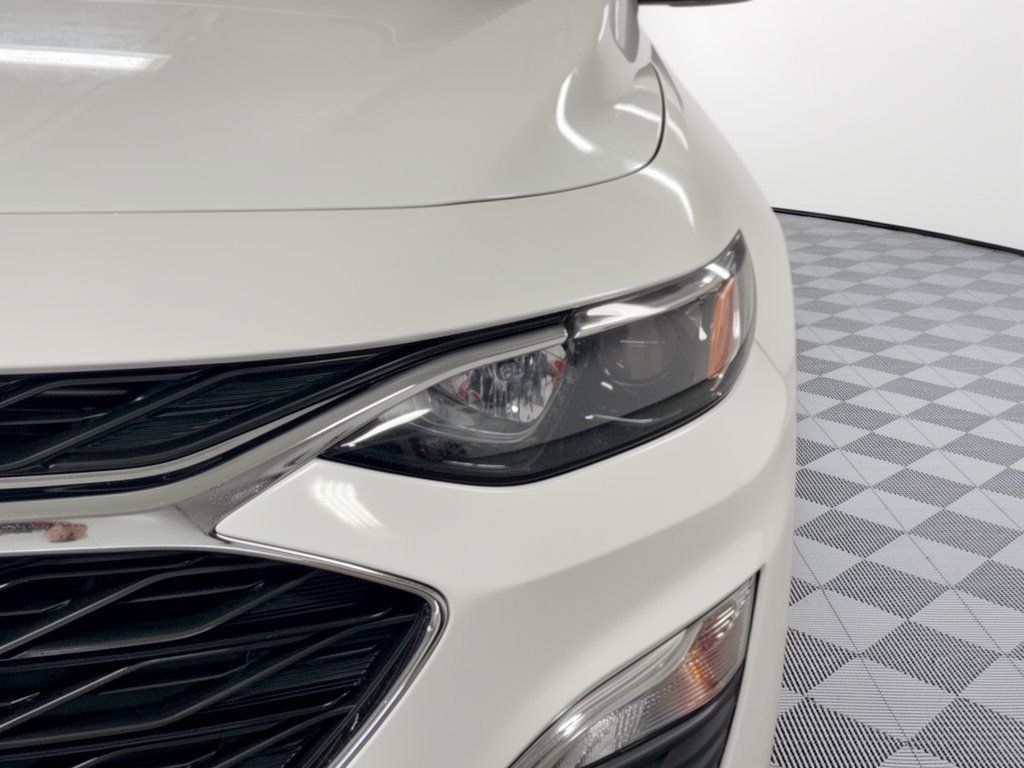 Used 2022 Chevrolet Malibu RS FWD image 12