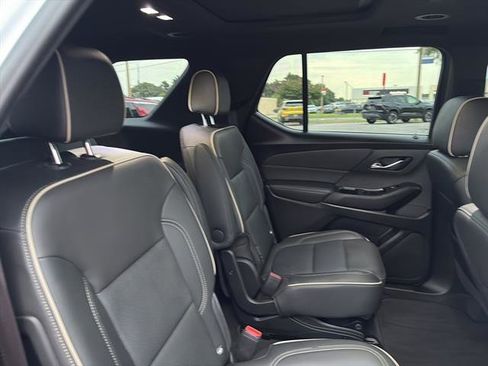 Used 2023 Chevrolet Traverse Premier w/ Redline Edition image 11