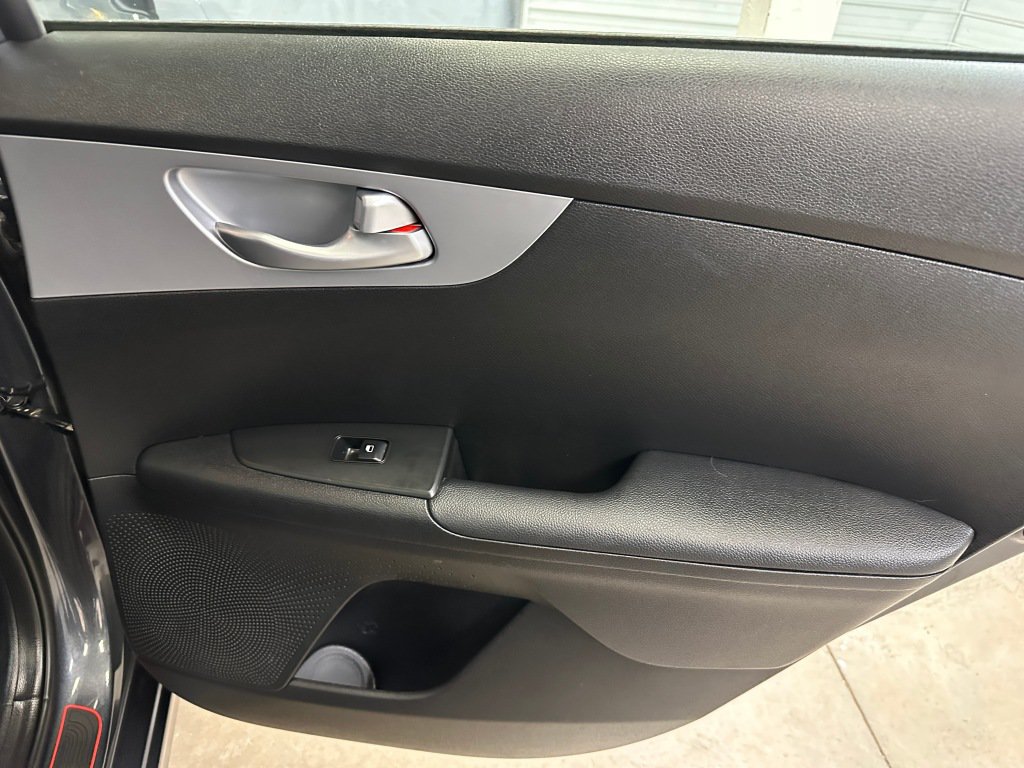 Used 2023 Kia Forte LXS w/ LXS Technology Package FWD image 23