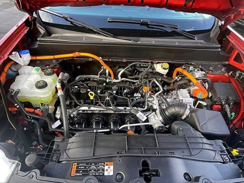 Certified 2024 Ford Maverick XL image 10