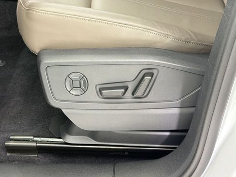 Certified 2025 Audi Q5 Premium w/ Convenience Package AWD/4WD image 14