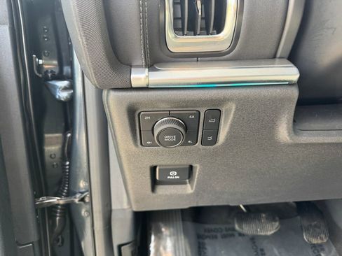 Used 2025 Ford Expedition Platinum w/ Driver's Package AWD/4WD image 20