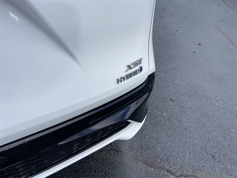 Used 2022 Toyota Sienna XSE image 6