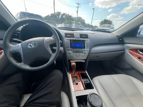 Used 2009 Toyota Camry XLE FWD image 3