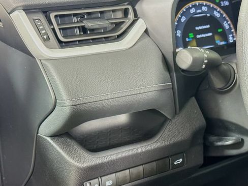 Used 2025 Toyota RAV4 XLE AWD/4WD image 20