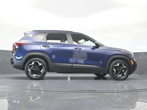 Used 2024 Kia Seltos EX FWD image 60