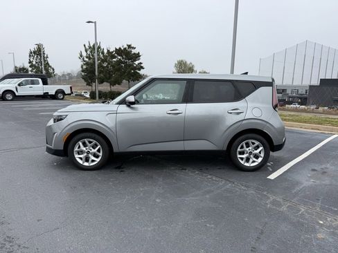 Used 2024 Kia Soul LX w/ Option Group 015 image 4