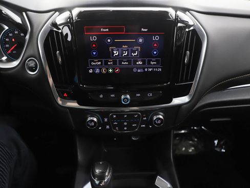 Used 2020 Chevrolet Traverse LT AWD/4WD image 25