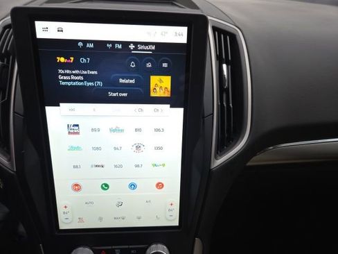 Used 2022 Ford Edge SEL w/ Convenience Package image 18