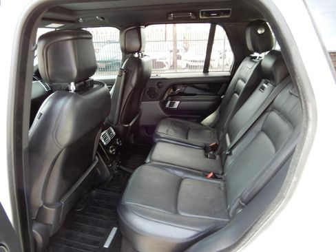 Used 2018 Land Rover Range Rover HSE image 13