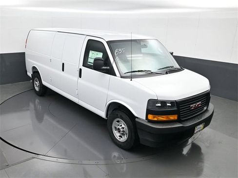 New 2026 GMC Savana 3500 Extended w/ Driver Convenience Package image 15
