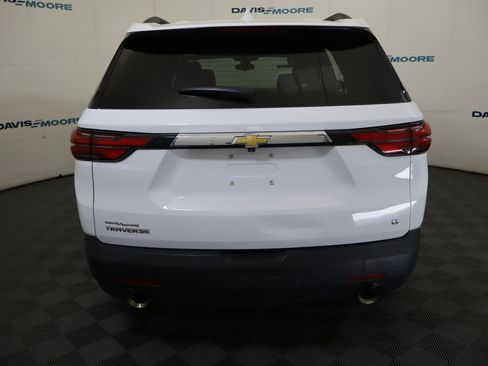 Used 2022 Chevrolet Traverse LT FWD image 8