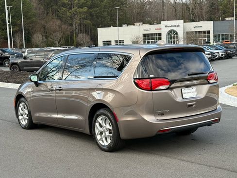 Used 2017 Chrysler Pacifica Touring Plus w/ Tire & Wheel Group image 3