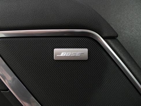 New 2026 GMC Sierra 1500 SLT image 17