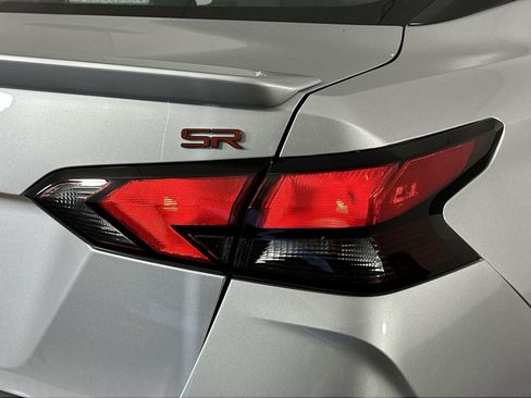 Used 2025 Nissan Versa SR image 30