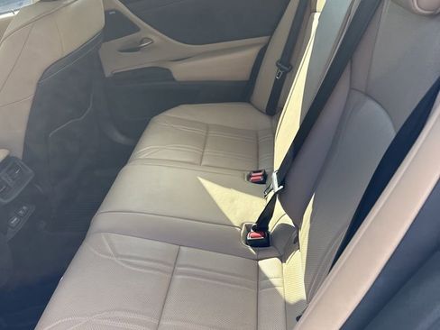 Used 2020 Lexus ES 300h w/ Accessory Package 2 image 5