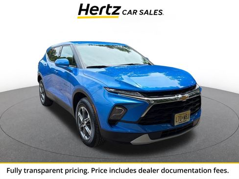 Used 2025 Chevrolet Blazer LT FWD image 1