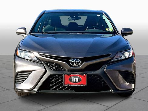 Used 2020 Toyota Camry SE FWD image 4