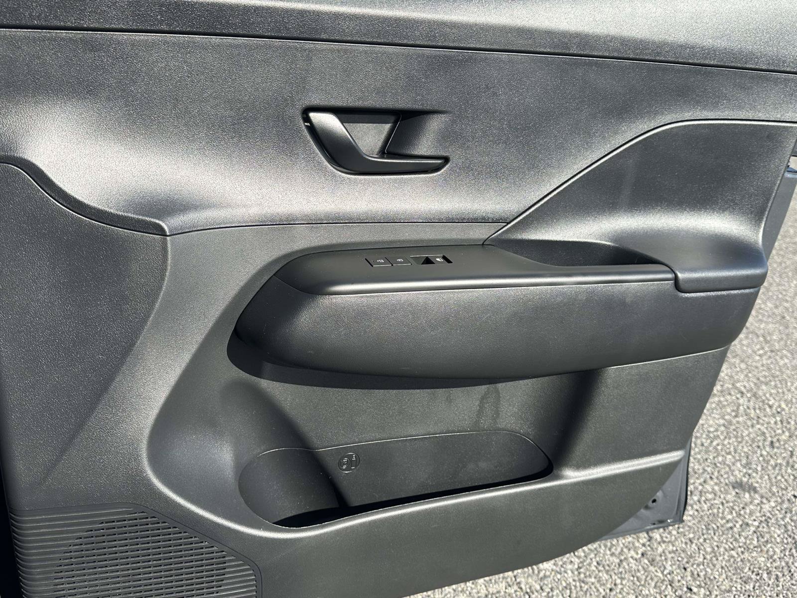 Used 2025 Hyundai Kona SEL FWD image 28
