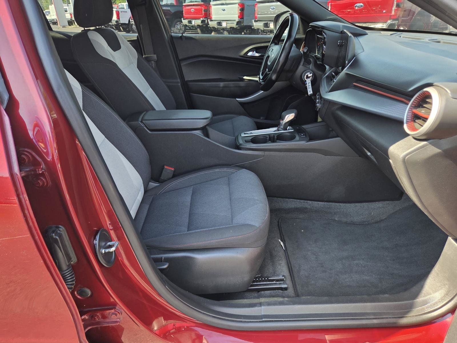 Used 2024 Chevrolet Trax RS w/ Driver Confidence Package FWD image 20