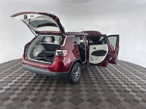 Used 2020 Jeep Compass Latitude image 14