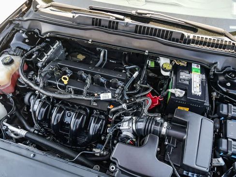 Used 2016 Ford Fusion SE FWD image 27