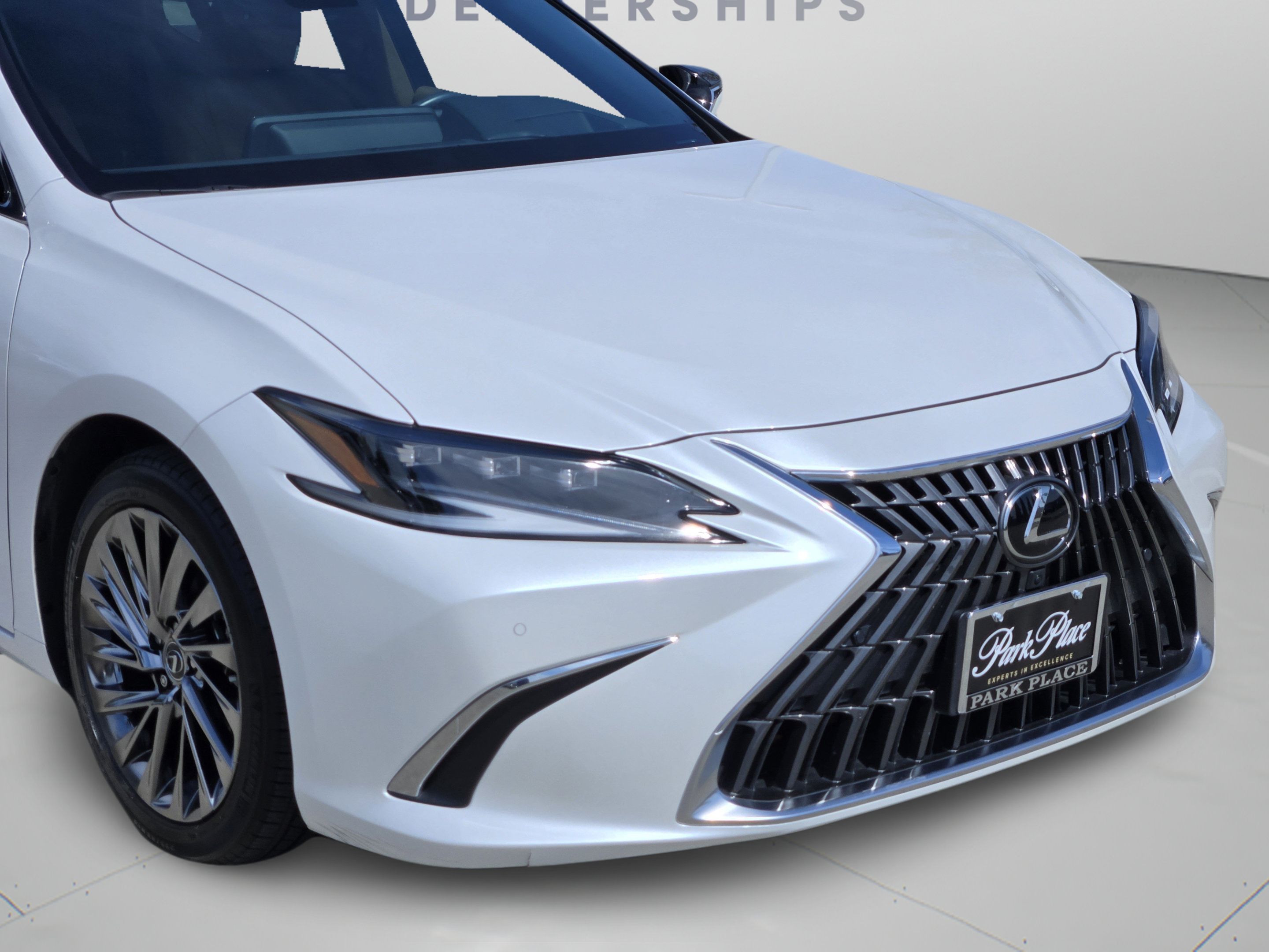 Certified 2024 Lexus ES 350 Ultra Luxury w/ Accessory Package (Z2) FWD image 36