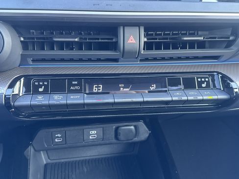 Used 2024 Toyota Prius XLE image 19