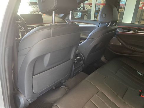 Used 2021 BMW 540i xDrive w/ Premium Package image 19