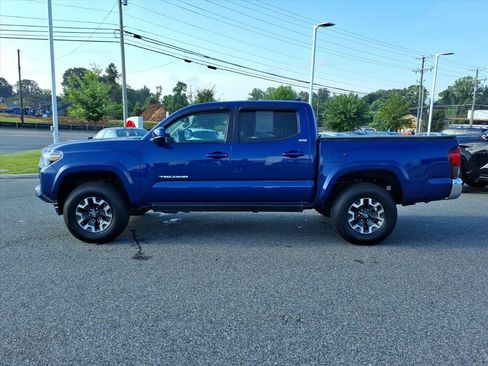 Used 2023 Toyota Tacoma SR5 AWD/4WD image 13