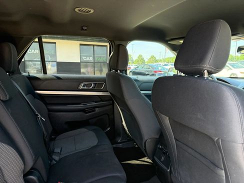 Used 2018 Ford Explorer XLT w/ Equipment Group 201A AWD/4WD image 24