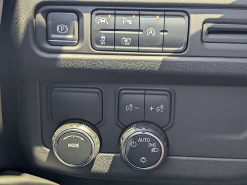Used 2023 Chevrolet Suburban RST w/ Luxury Package RWD image 27