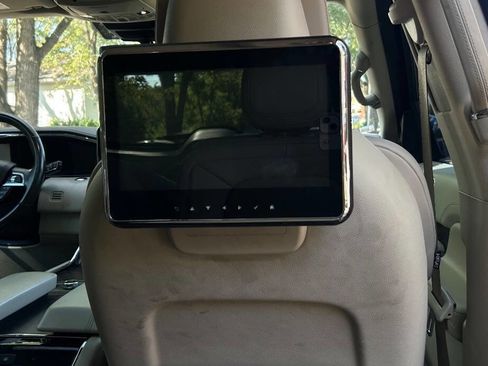 Used 2018 Lincoln Navigator Reserve w/ Technology Package image 18