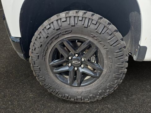 Used 2019 Chevrolet Silverado 1500 LT Trail Boss AWD/4WD image 10