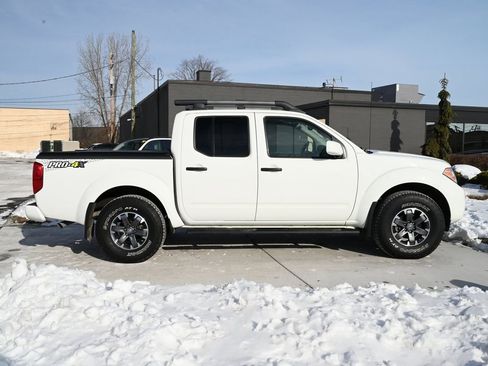 Used 2019 Nissan Frontier PRO-4X image 4