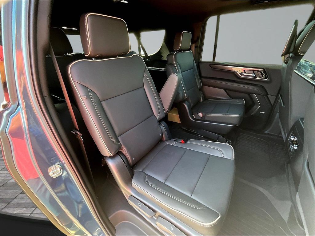 New 2026 GMC Yukon XL Elevation w/ Elevation Premium Package AWD/4WD image 10