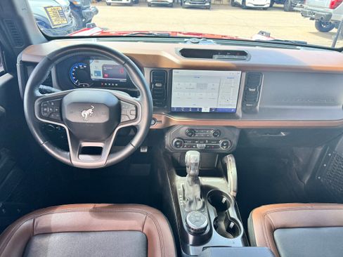 Used 2024 Ford Bronco Outer Banks image 23