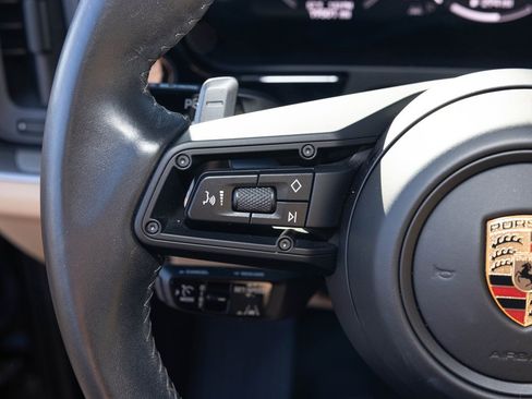 Used 2024 Porsche Cayenne Coupe image 33