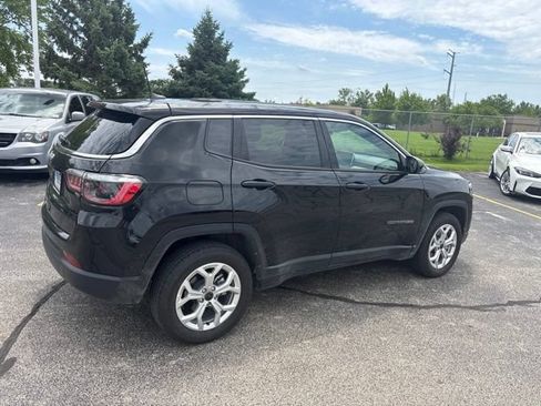 Used 2025 Jeep Compass Sport AWD/4WD image 4