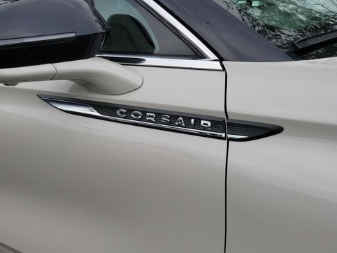 Used 2022 Lincoln Corsair Reserve w/ Equipment Group 201A FWD image 16