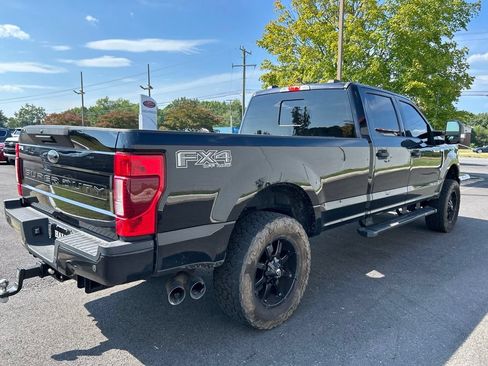 Used 2022 Ford F250 XLT w/ Black Appearance Package AWD/4WD image 3