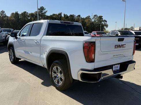 Used 2024 GMC Sierra 1500 SLT image 3