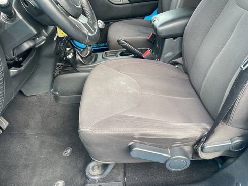 Used 2017 Jeep Wrangler Unlimited Sport w/ Quick Order Package 23S image 15