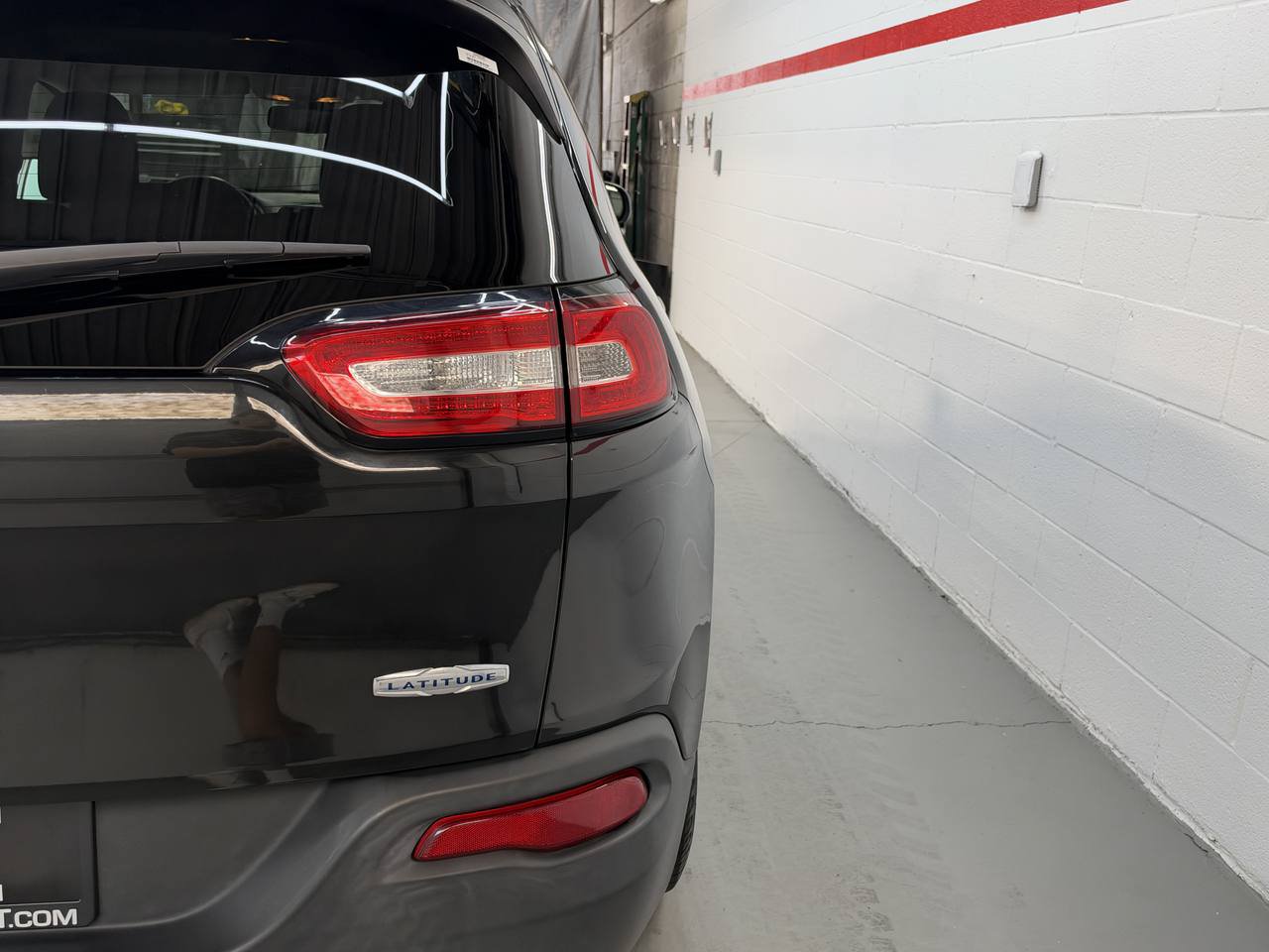 Used 2015 Jeep Cherokee Latitude AWD/4WD image 9
