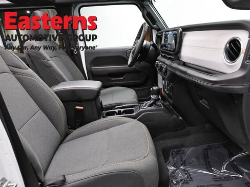 Used 2025 Jeep Wrangler Unlimited Sahara w/ Safety Group image 24