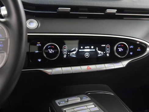 Certified 2022 Genesis GV70 2.5T image 14