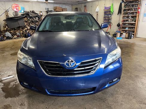 Used 2009 Toyota Camry SE image 2