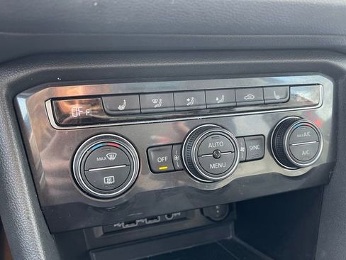 Used 2020 Volkswagen Tiguan SE w/ Panoramic Sunroof Package image 27