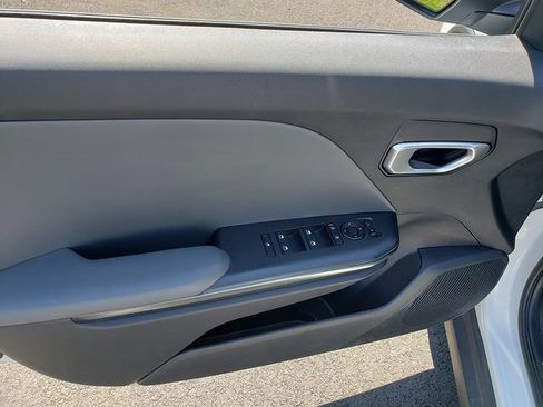 Certified 2025 Kia K4 FWD image 9