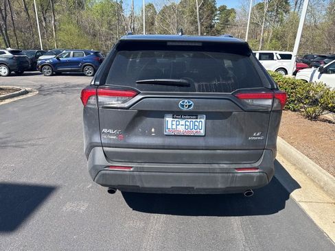 Used 2024 Toyota RAV4 LE image 4